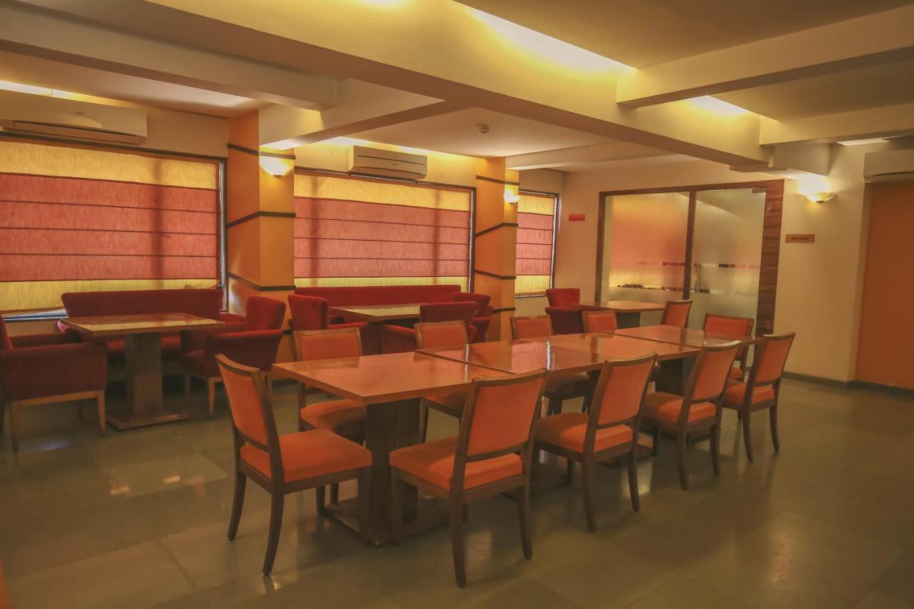 浦那 The Gold Haven酒店 外观 照片