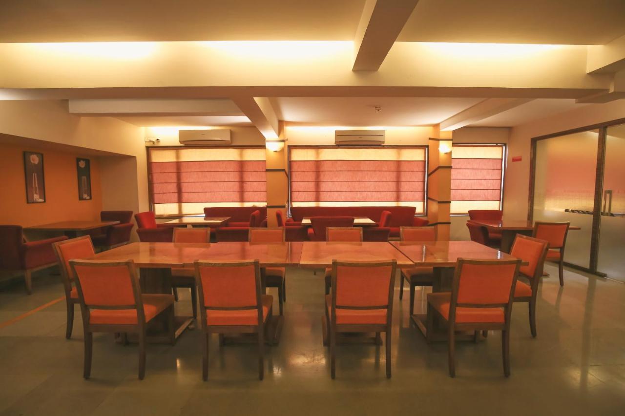 浦那 The Gold Haven酒店 外观 照片